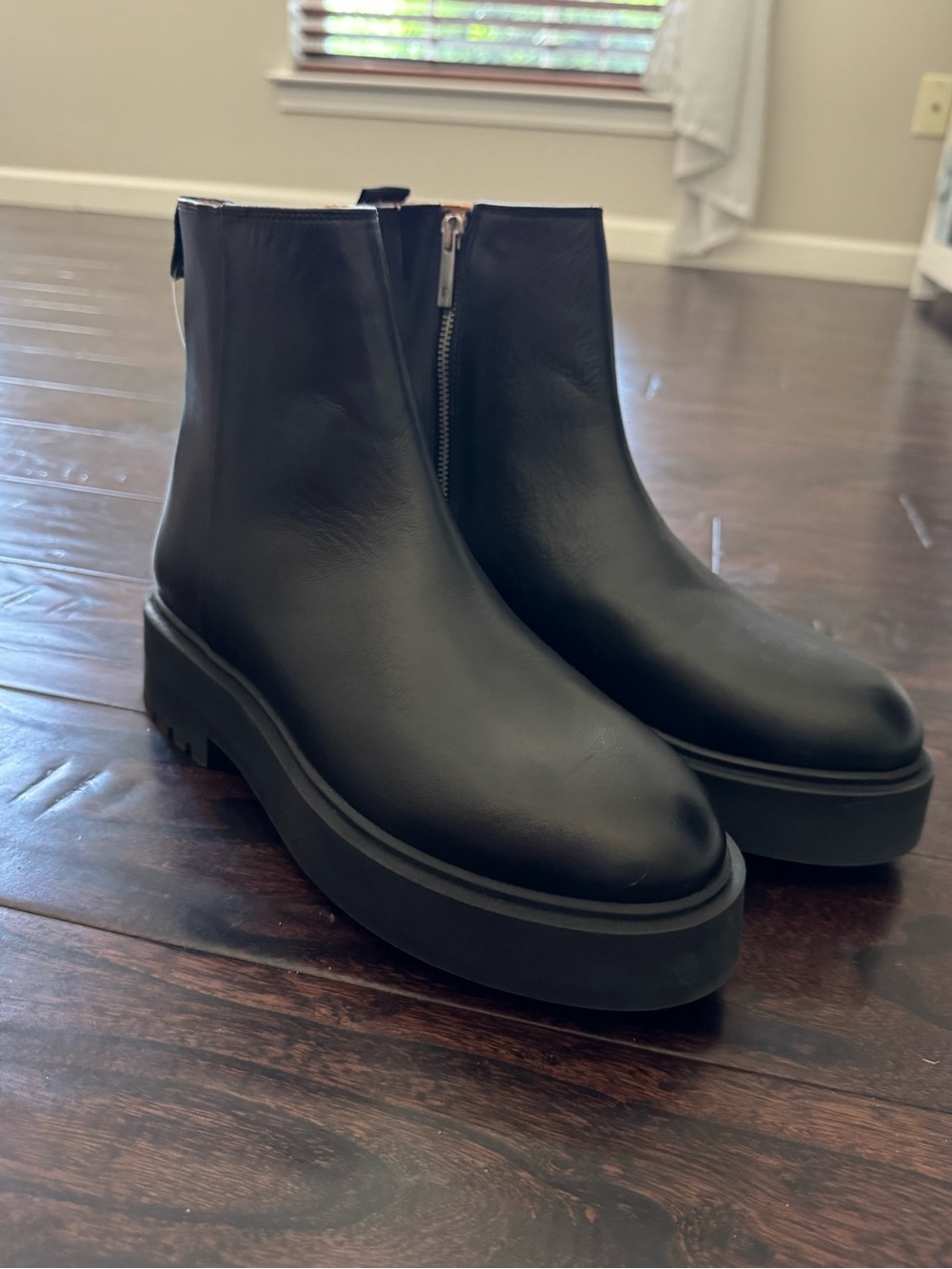 Flattered Black Leather Platform Ankle Boots